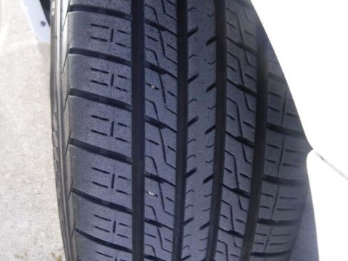 Used 2008 Lincoln Town Car Signature Limited image 19