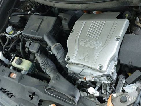 Used 2018 Mitsubishi Outlander SEL image 8