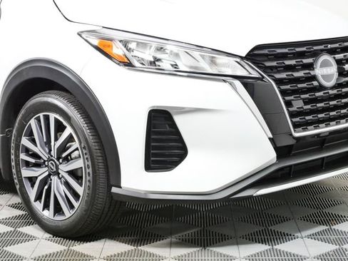 Used 2024 Nissan Kicks SV FWD image 13