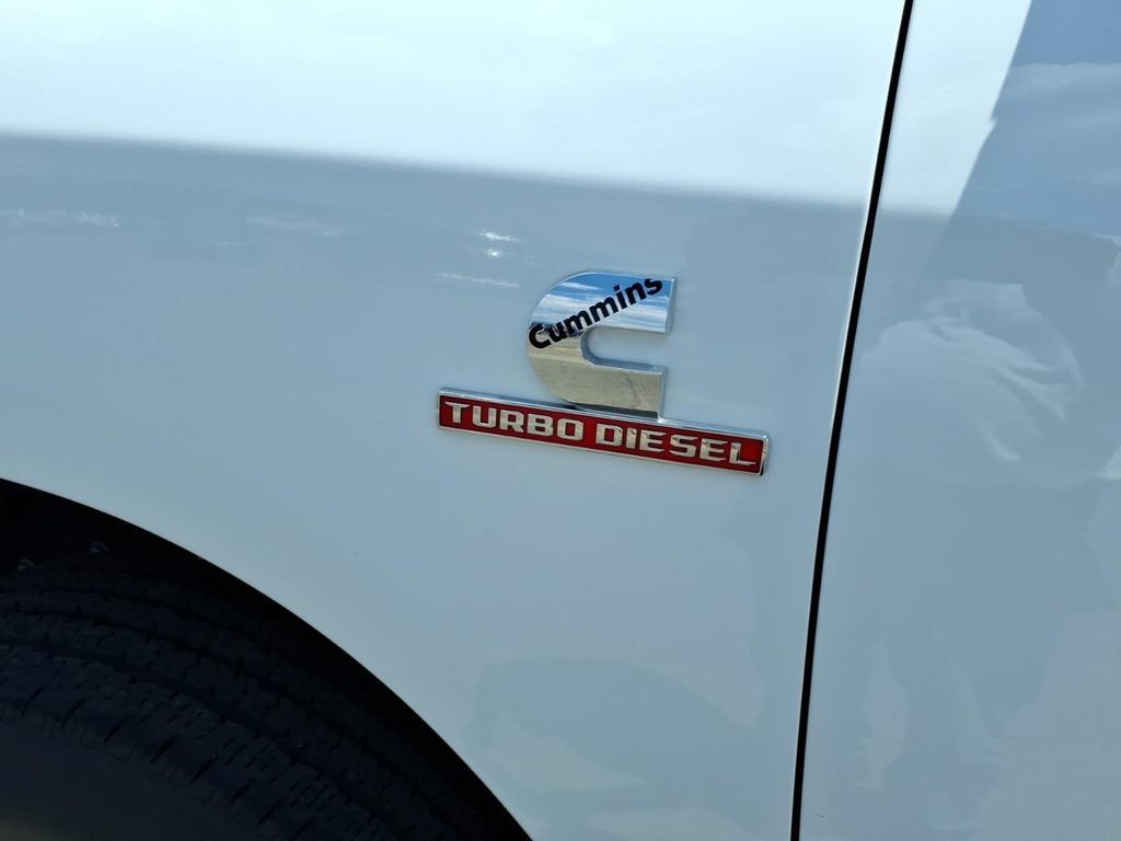 Used 2024 RAM 3500 Tradesman w/ Chrome Appearance Group AWD/4WD image 8