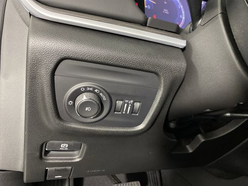 New 2025 Jeep Grand Cherokee L Limited w/ Black Appearance Package image 24