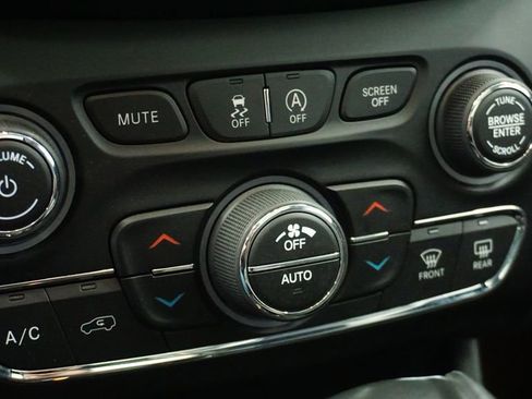 Certified 2021 Jeep Cherokee Trailhawk w/ Sun, Sound & Nav Group image 33