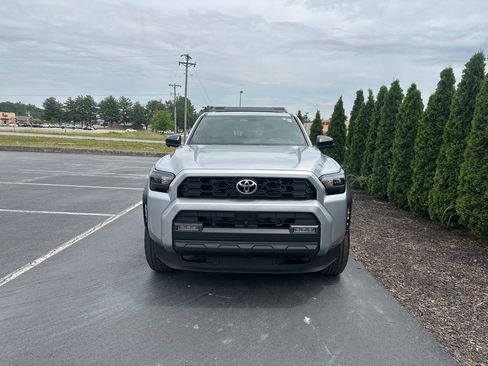 Certified 2025 Toyota 4Runner TRD Off-Road Premium AWD/4WD image 3