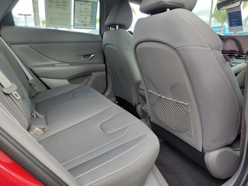 Certified 2024 Hyundai Elantra SEL w/ Convenience Package image 25