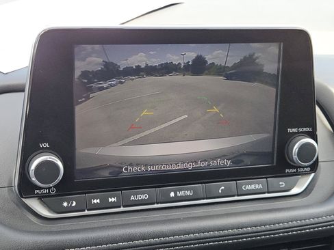 Used 2025 Nissan Rogue SV AWD/4WD image 18