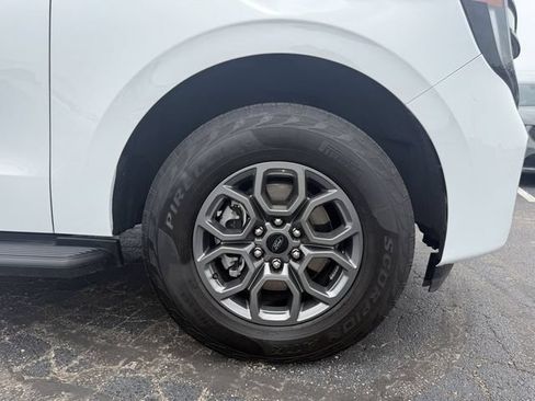 Used 2025 Ford Expedition Active RWD image 11