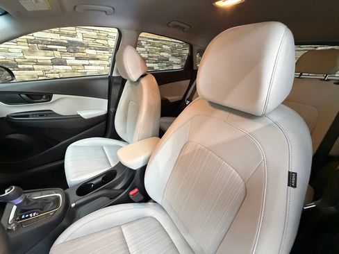Used 2023 Hyundai Kona SEL AWD/4WD image 22