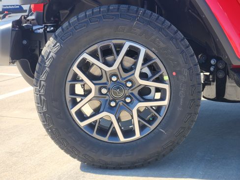 New 2026 Jeep Wrangler Unlimited Sahara AWD/4WD image 9