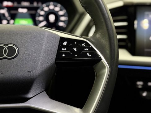 Used 2024 Audi Q4 e-tron Premium Plus w/ Premium Plus image 18