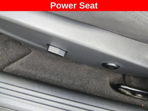 Used 2011 Dodge Challenger RWD image 14