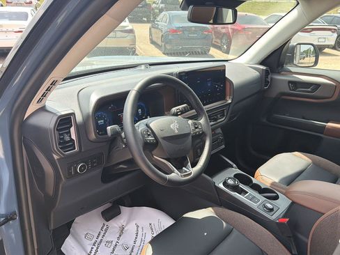 Used 2025 Ford Bronco Sport Outer Banks w/ Outer Banks Tech Package+ AWD/4WD image 11