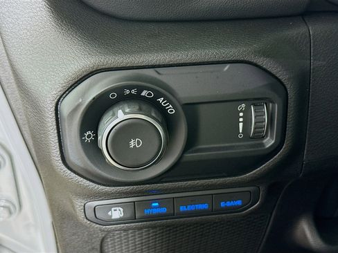 Used 2023 Jeep Wrangler Unlimited Sahara w/ Cold Weather Group image 17