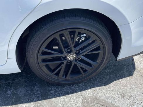 Used 2025 Toyota Camry SE w/ Convenience Package FWD image 32