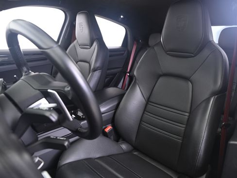 Certified 2022 Porsche Cayenne Turbo GT AWD/4WD image 30
