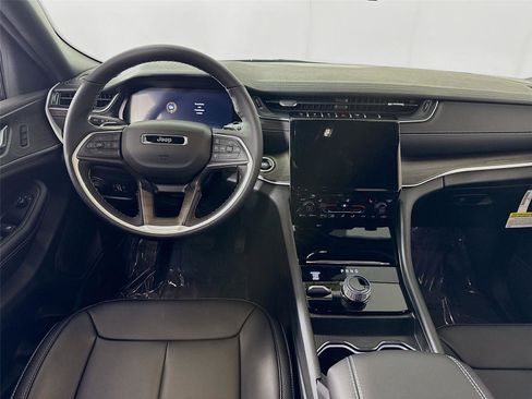 New 2025 Jeep Grand Cherokee L Limited w/ Trailer Tow Package image 2