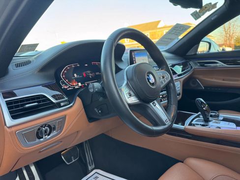 Used 2020 BMW 750i xDrive w/ Autobahn Package image 24