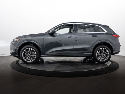 Used 2025 Audi Q5 Premium Plus w/ Premium Plus AWD/4WD image 6