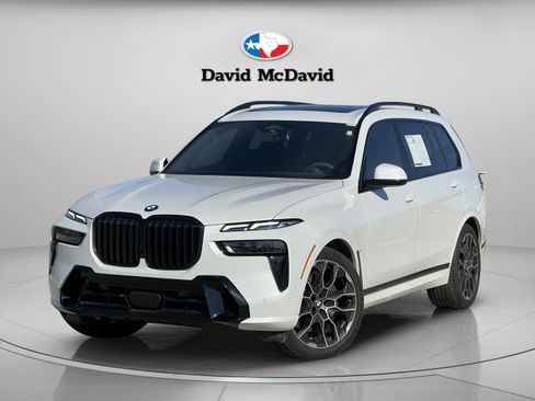 Used 2025 BMW X7 xDrive40i w/ Executive Package image 2
