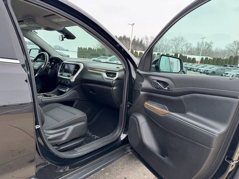 Used 2023 GMC Acadia SLE w/ Driver Convenience Package image 16