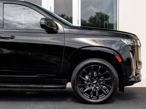 Used 2024 Cadillac Escalade ESV Sport w/ LPO, ONYX Package AWD/4WD image 29