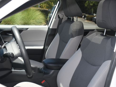 Used 2023 Toyota RAV4 XLE w/ Convenience Package FWD image 12
