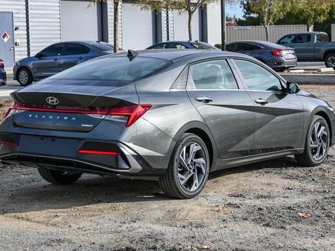 New 2026 Hyundai Elantra Limited image 8