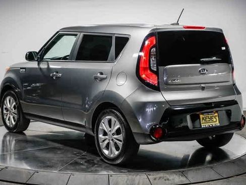 Used 2016 Kia Soul + image 2