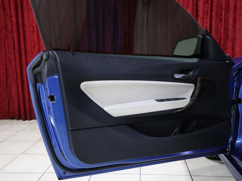 Used 2016 BMW M235i Convertible image 12