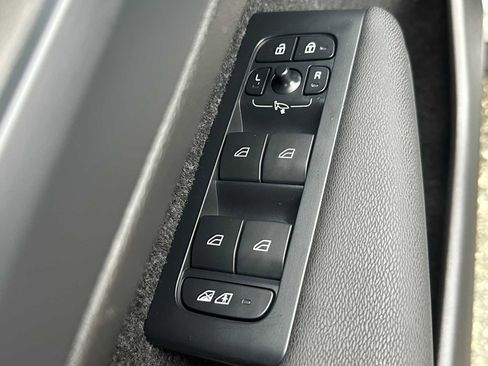 Certified 2023 Volvo C40 P8 Recharge Ultimate image 21