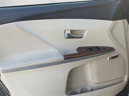 Used 2009 Toyota Venza AWD image 6