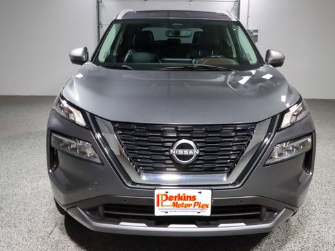 Used 2023 Nissan Rogue SL w/ SL Premium Package image 4