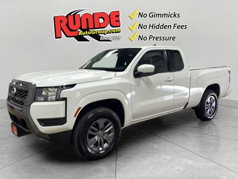 Used 2025 Nissan Frontier SV AWD/4WD image 1