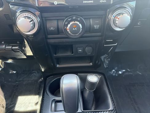 Used 2021 Toyota 4Runner Venture AWD/4WD image 25