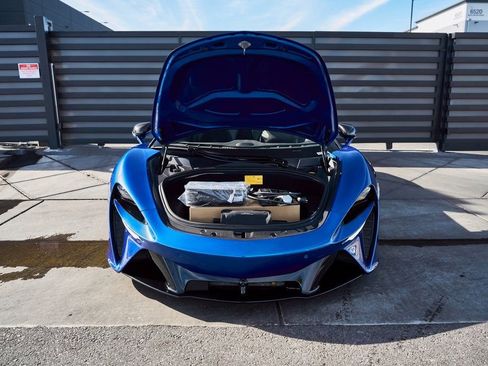 Used 2025 McLaren Artura Spider RWD image 21