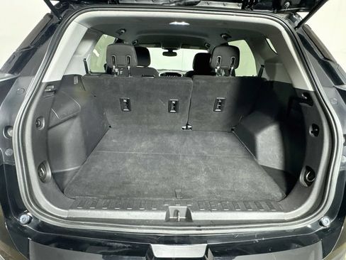 Used 2019 GMC Terrain SLE w/ Black Edition FWD image 30
