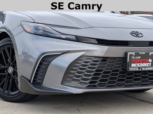 Used 2026 Toyota Camry SE w/ Convenience Package FWD image 3