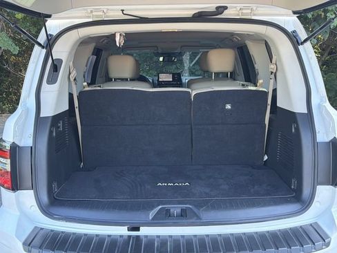 Used 2022 Nissan Armada SL w/ Captain's Chairs Package AWD/4WD image 21