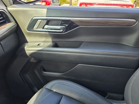 Used 2025 Chevrolet Tahoe LT AWD/4WD image 30