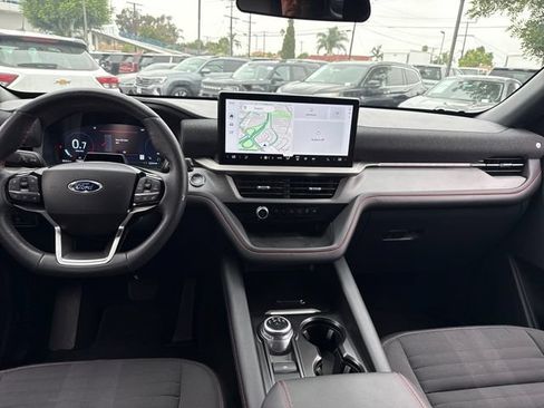 Used 2025 Ford Explorer ST-Line w/ ST-Line Street Pack AWD/4WD image 12