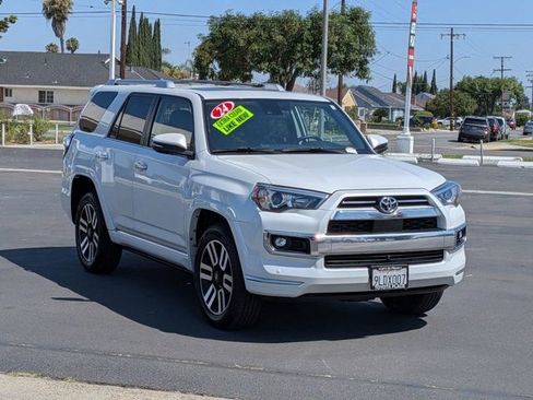 Used 2024 Toyota 4Runner Limited AWD/4WD image 3