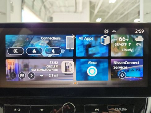 Used 2024 Nissan Altima 2.5 SV w/ SV Premium Package FWD image 16