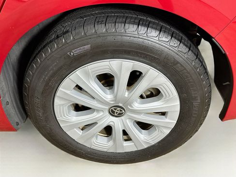 Used 2020 Toyota Prius LE FWD image 11