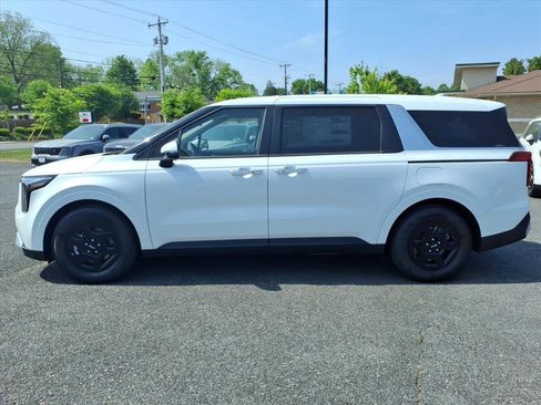 New 2026 Kia Carnival FWD image 7