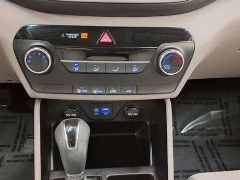 Used 2019 Hyundai Tucson SE image 30