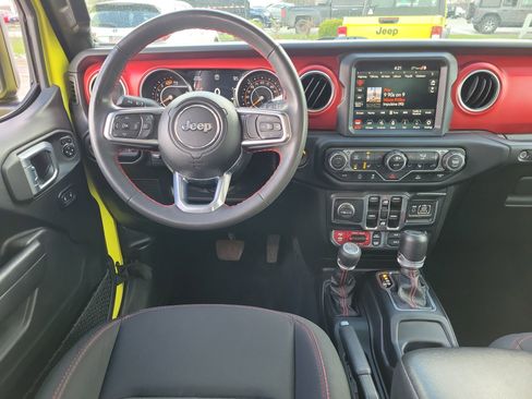 Used 2023 Jeep Wrangler Rubicon w/ Cold Weather Group image 11