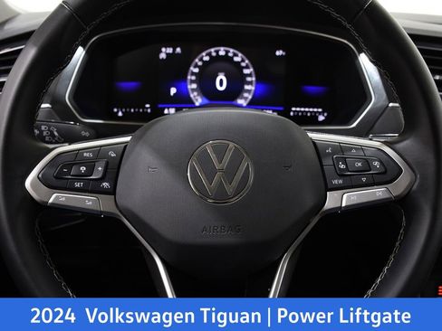 Used 2024 Volkswagen Tiguan SE image 11
