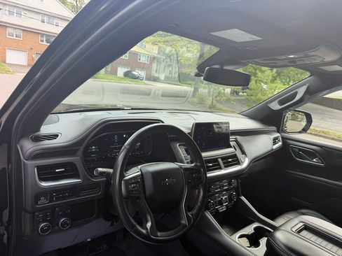 Used 2023 Chevrolet Suburban RST AWD/4WD image 14