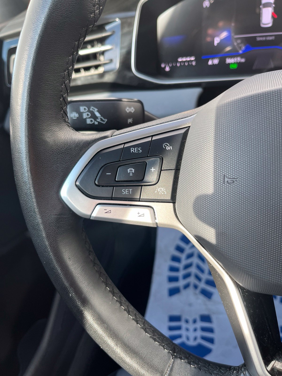 Used 2025 Volkswagen Jetta SE FWD image 20
