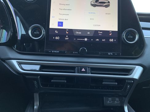 Certified 2024 Lexus RX 350 FWD w/ Technology Package image 29