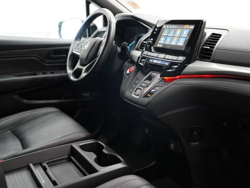 Used 2023 Honda Odyssey Sport image 17